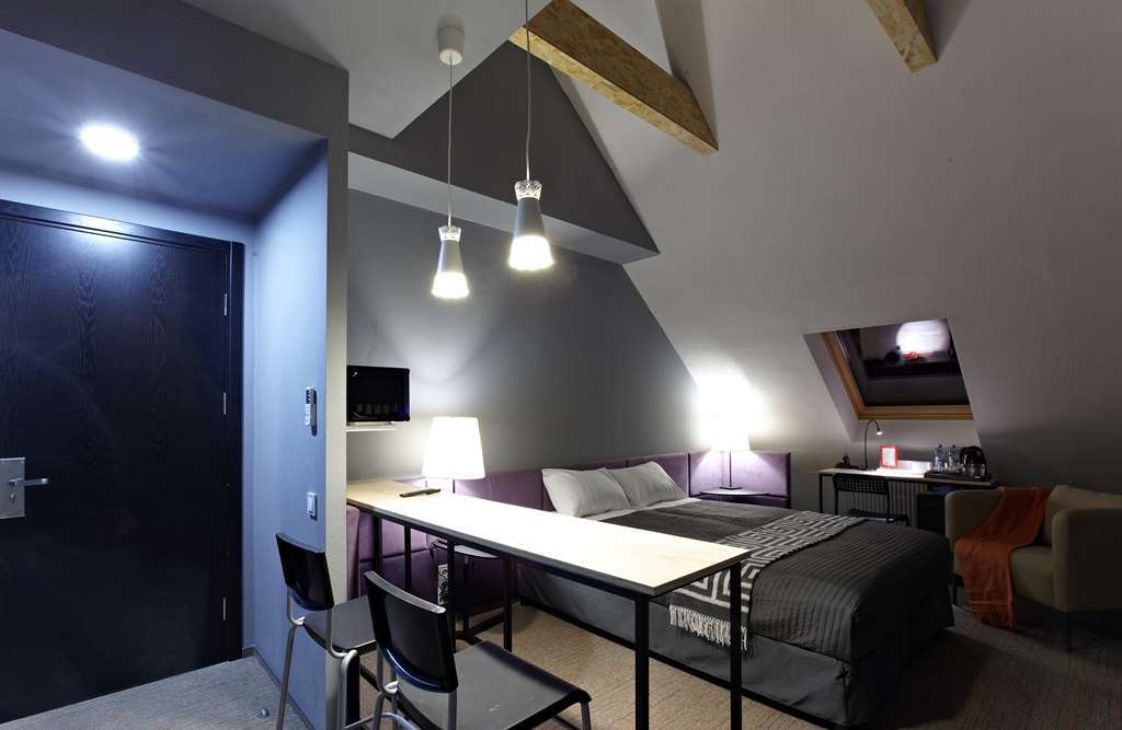 Hotel Newport Dnipro Habitación foto